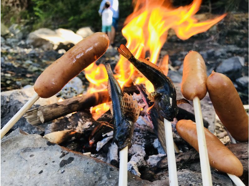 【東京・あきる野】手ぶらでOKデイキャンプ！焚き火・BBQ・鍾乳洞体験と日帰りでキャンプが満喫できるお手軽ツアー♪「秋川渓谷」の紹介画像