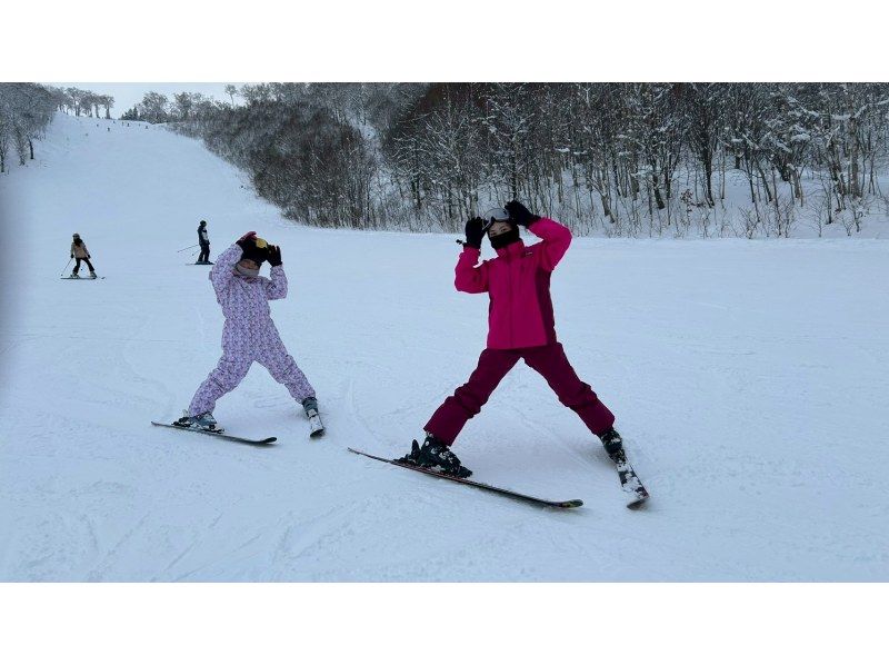 [Rusutsu | 6-hour ski lesson] Ski lesson on the finest powder snow! Fun ...