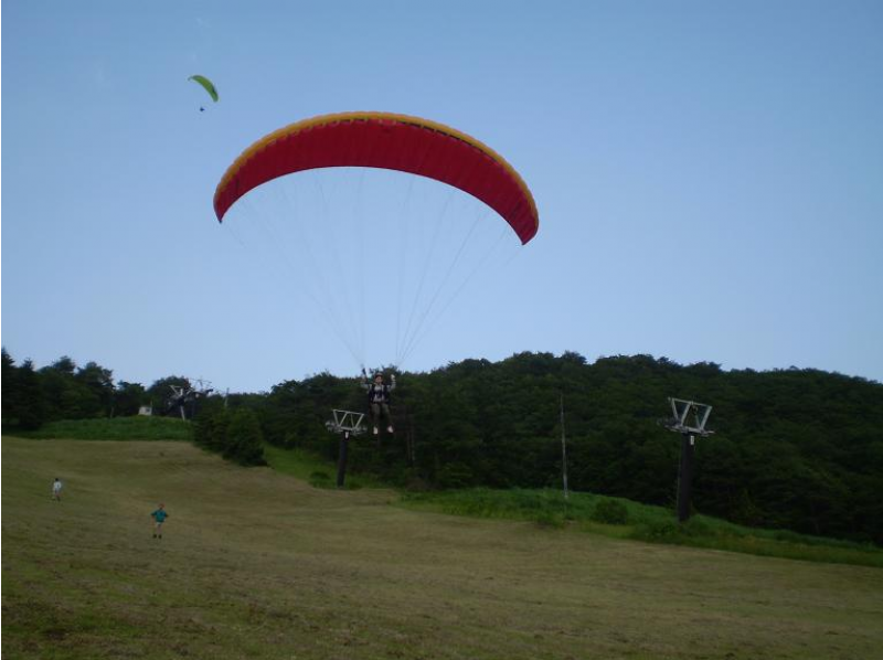 [宫城县大崎市]享受漂浮的柔软感觉！初学者的滑翔伞体验（半天）-从10岁开始就可以了！の紹介画像