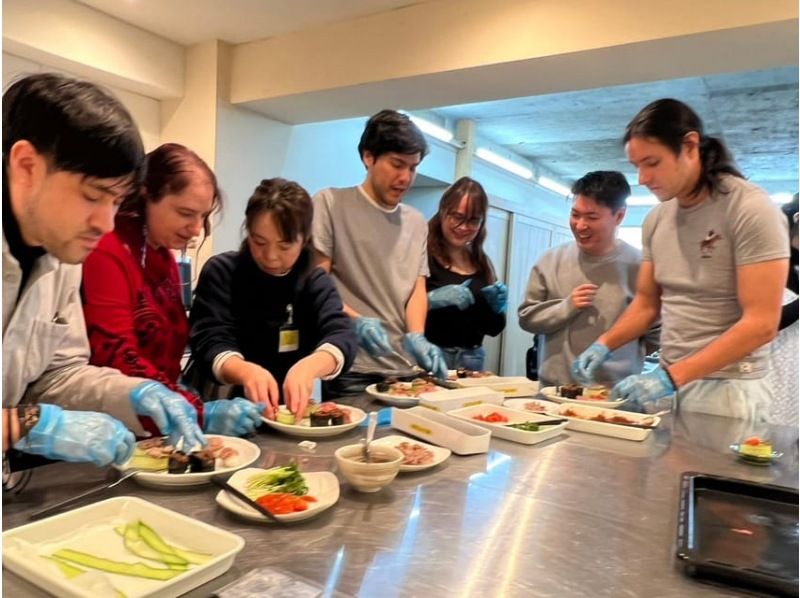 Hands On Wagyu Sushi Making Experienceの紹介画像