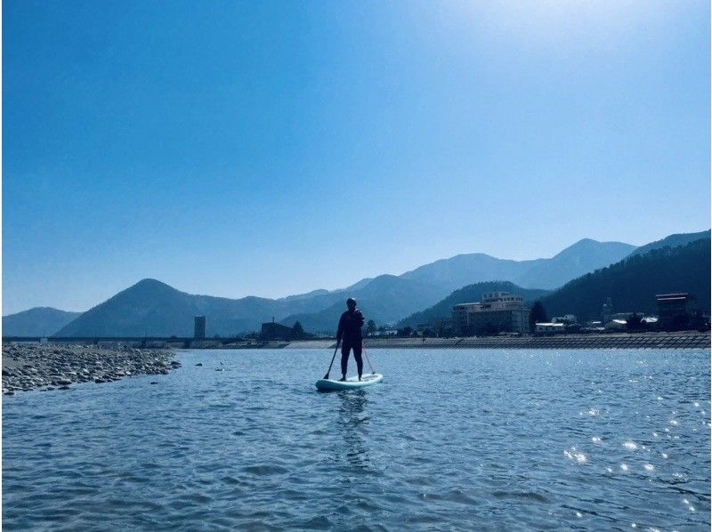 【長野・千曲】千曲川リバーSUP！戸倉上山田温泉の目の前の千曲川を流れるリバーSUPのコピーの紹介画像