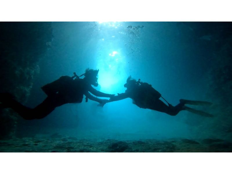 [Onna Village, Blue Cave, etc.] <Introductory Diving> ◆Held as a PADI program ◆Swimsuit only required from age 10 ◆GoPro photo giveawayの紹介画像