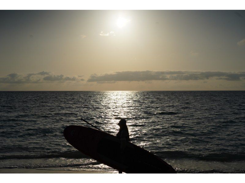 [Okinawa, Miyakojima] Sunrise SUP! Cruising with the morning sun | Plan with SLR photography and complimentary coffee (about 2 hours)の紹介画像