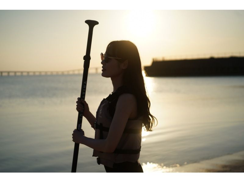 [Okinawa, Miyakojima] Premium Sunset SUP! Quality time surrounded by the sunset and the sea | SLR photography included (free photography)の紹介画像