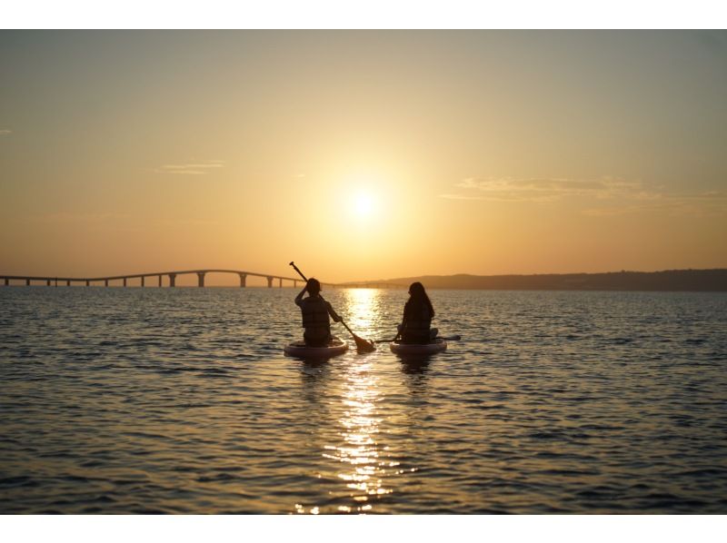 [Okinawa, Miyakojima] Premium Sunset SUP! Quality time surrounded by the sunset and the sea | SLR photography included (free photography)の紹介画像
