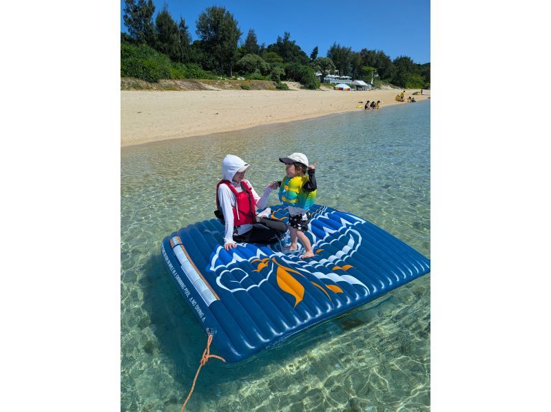 【沖縄・慶良間】スカイブルーの海を独占！貸切ボートで行くプライベートシュノーケリング体験の紹介画像