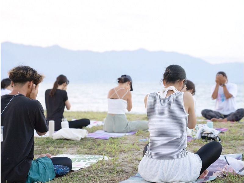 [ชิกะ นากาฮามะ] มาเล่นโยคะชายหาดสุดสดชื่นกันเถอะ! ★เปิดให้บริการเฉพาะวันเสาร์ที่ 26 กรกฎาคม 2025 เท่านั้น★の紹介画像