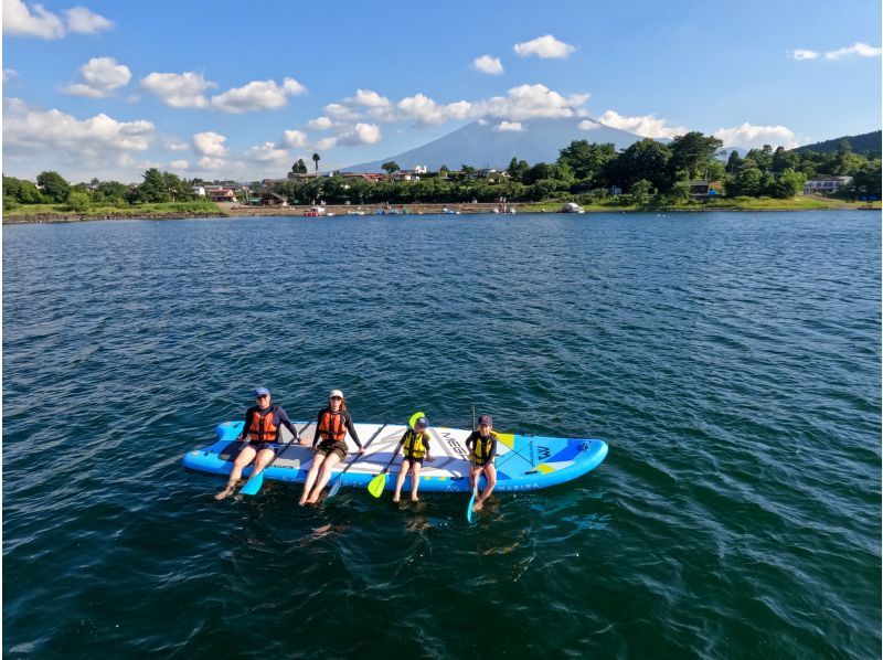[Yamanashi Prefecture, Lake Kawaguchi] Let's all experience a giant SUP together!の紹介画像