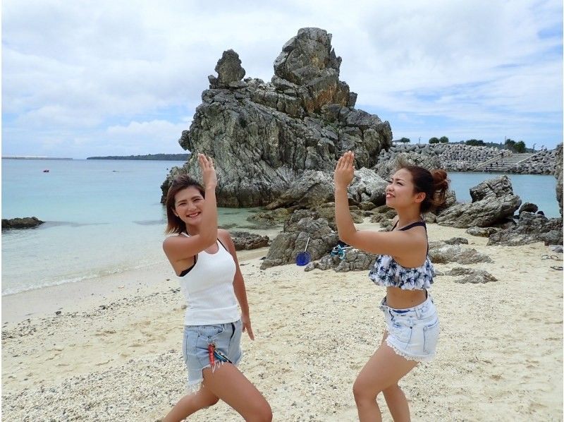 【沖繩縣本部町】即使在冬天也能暢泳！ 3人及以上團體可享私人猩猩礁海灘浮潛之旅。不與其他團體混團。歡迎初學者！の紹介画像