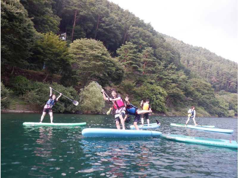 【山梨・西湖・SUPレンタル】SUP一式レンタルして自由にクルージング！120分の紹介画像