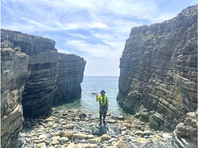 【長崎・五島】約2000万年前の地層で地球の歴史を感じる断崖絶壁SUPツアーの紹介画像