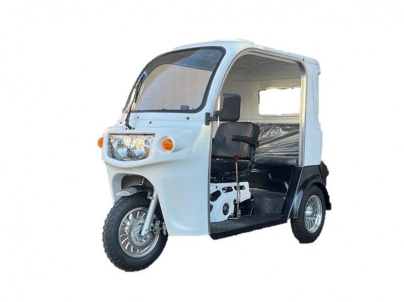 【沖縄・今帰仁村】普通自動車免許で乗れるかわいい３輪トライク（最大三人乗り）で駆け抜けよう！ 〈1～２時間プラン〉の紹介画像