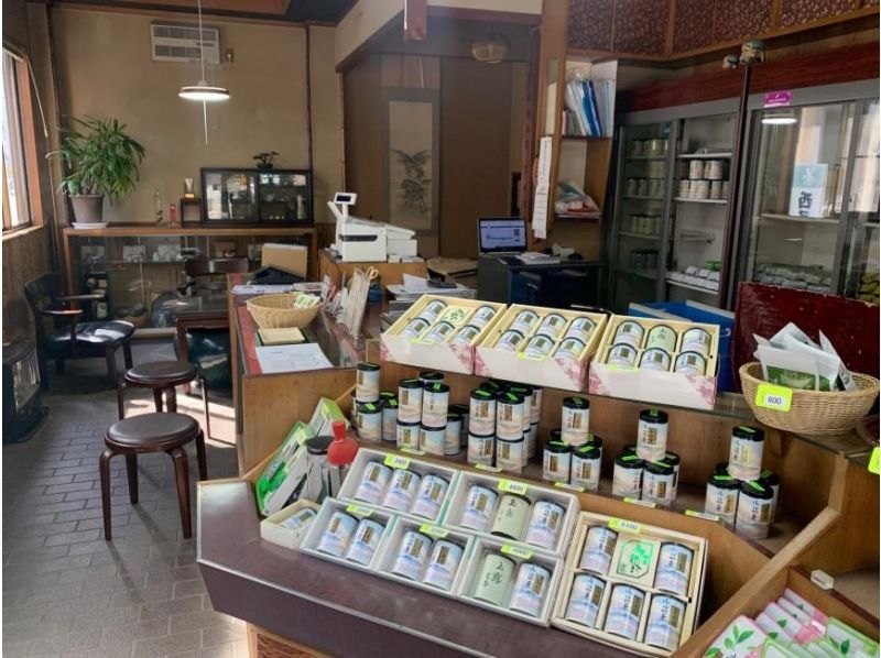 [Osaka/Sakai] Experience making matcha tea with a stone mill and brewing it at a long-established tea shopの紹介画像