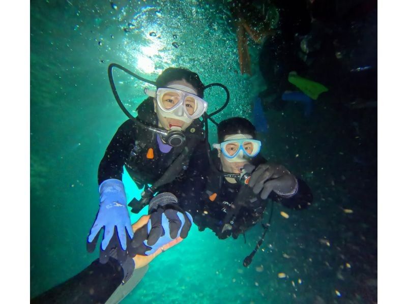 [Okinawa Blue Cave] Popular with women and children! Blue Cave Boat Diving Plan ~ High probability of being guided to the Blue Cave! (Unlimited photo and video taking + free feeding)の紹介画像