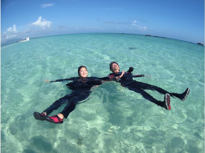 [Ishigaki Island Greedy 1-Day Snorkeling Course] Landing on a phantom island & snorkeling with corals, fish and sea turtles! Summer vacation ♪ Great for families ◎ Free underwater photography!の紹介画像