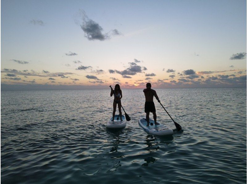 [Okinawa, Miyakojima] Affordable plan《Beginners welcome》Sunset SUP at the sunset in Miyakojima★Free photo data★の紹介画像