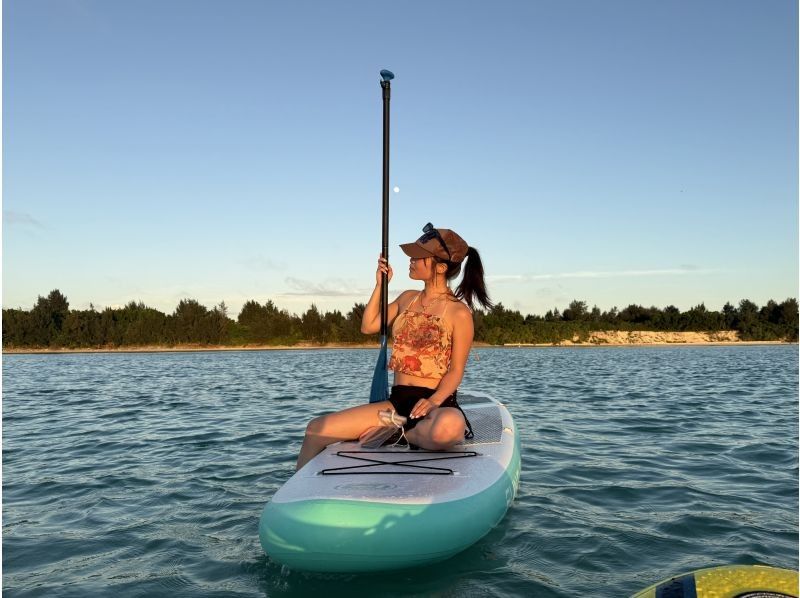 [Okinawa, Miyakojima] Affordable plan《Beginners welcome》Sunset SUP at the sunset in Miyakojima★Free photo data★の紹介画像