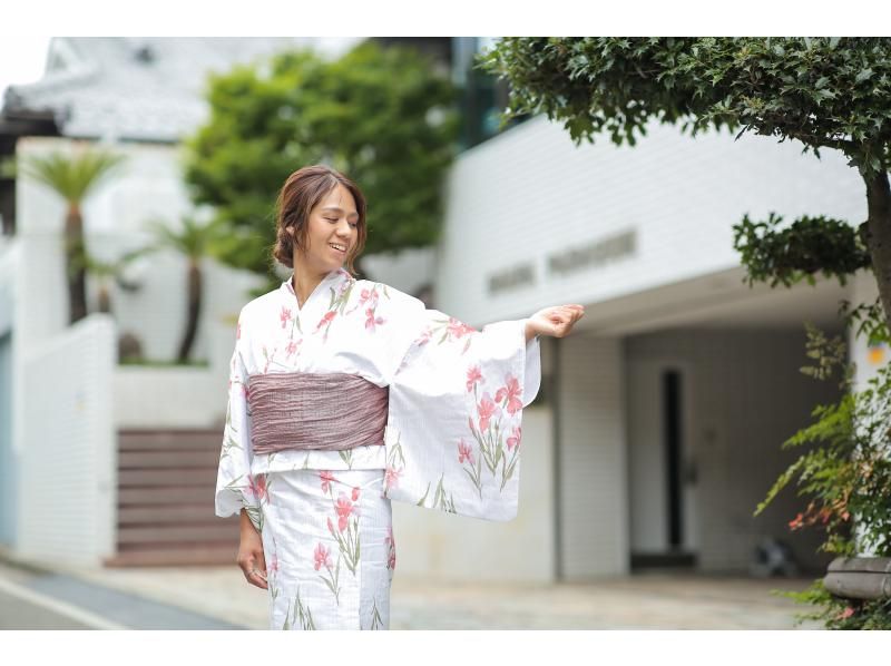 京都・二条城近く◇浴衣の着付け体験・プロカメラマンによるスタジオ撮影付き◇1名～OK！撮影後は浴衣姿で観光をお楽しみください♪の紹介画像
