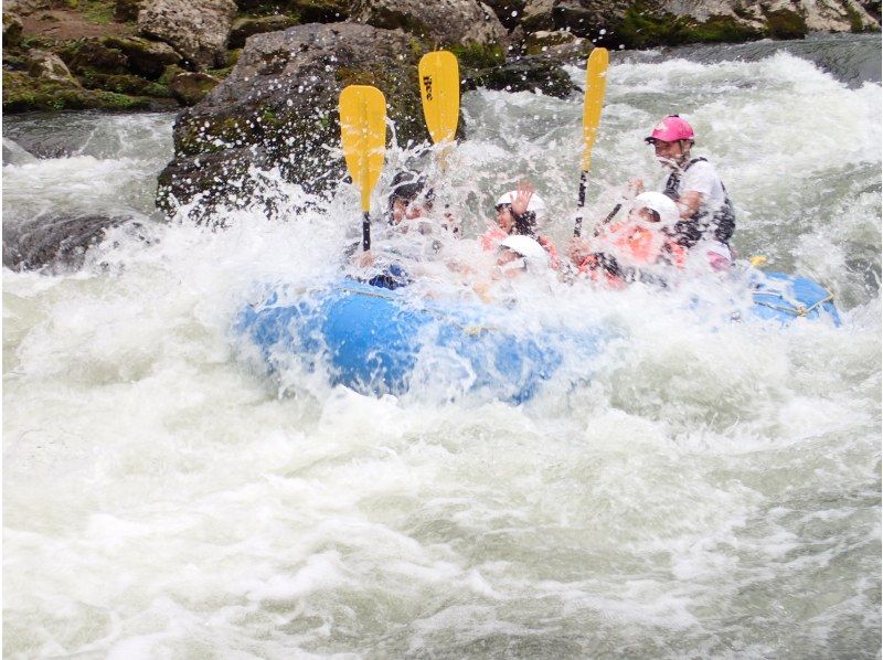 【京都・亀岡】小学生から参加可能！保津川半日ラフティングの紹介画像