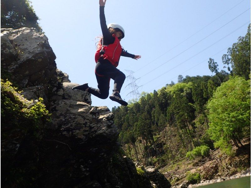[Kyoto/Kameoka] Elementary school students can participate! Hozugawa River half-day raftingの紹介画像