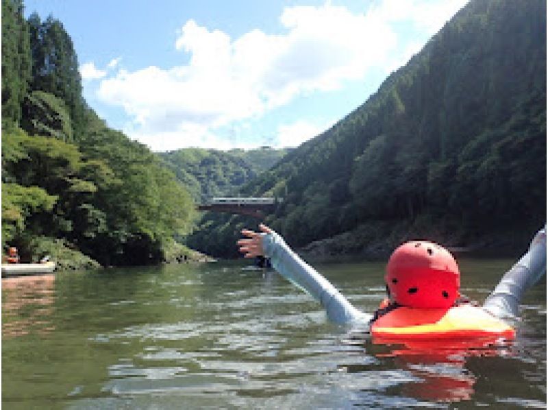 【京都・亀岡】小学生から参加可能！保津川半日ラフティングの紹介画像