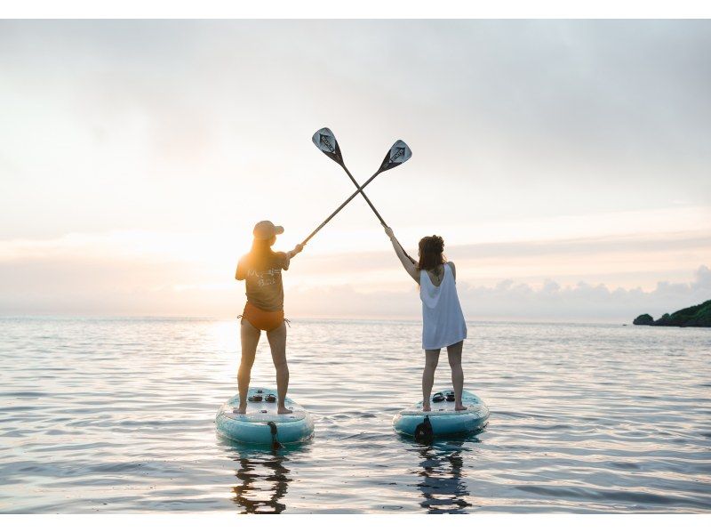 【미야코 섬 / 이른 아침】 ★ 오픈 기념 세일 중 ★ [ 바다 거북과 맞이하는 기적의 선 라이즈 SUP 투어]の紹介画像