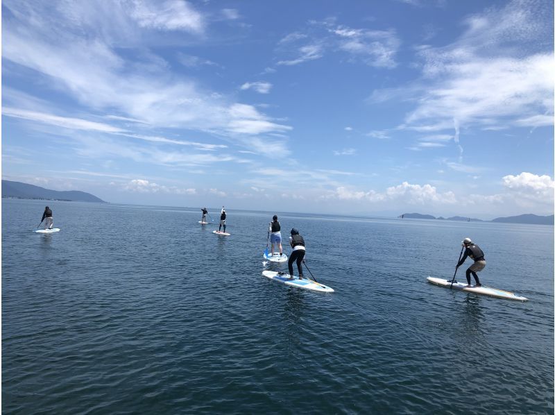 【滋賀・琵琶湖】びわ湖-新店舗Wani Base-で水上散歩SUP体験（初心者コース）レンタル込み！少人数制の紹介画像