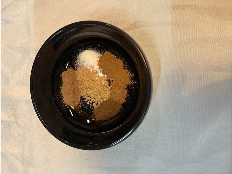 [Akita, Noshiro] "Enjoy the scenery of the UNESCO World Heritage Site Shirakami-Sanchi" 1 hour of incense making using traditional techniques at a templeの紹介画像