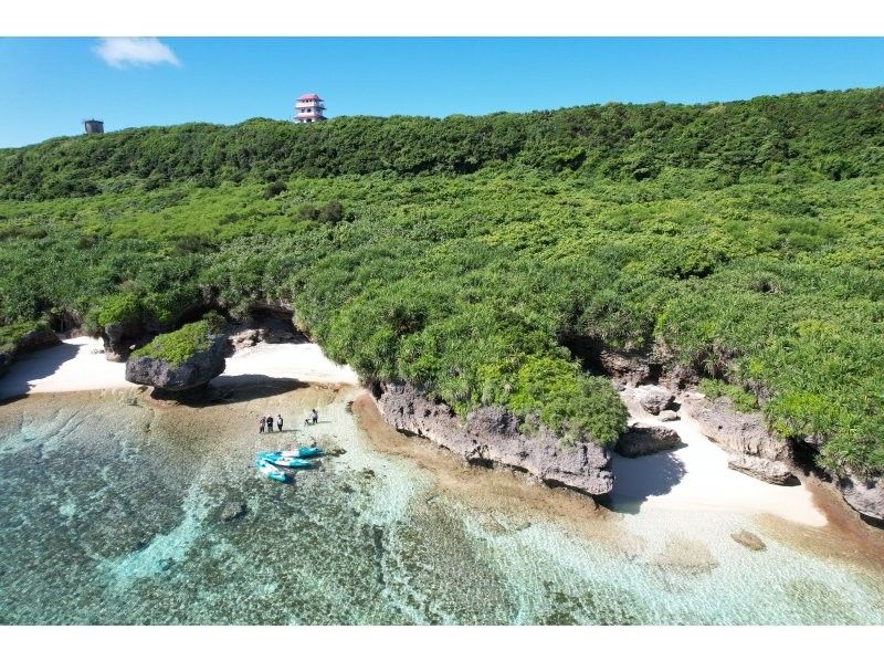 【沖縄・宮古島】トリプルでお得♪カヤックで行く秘境冒険ツアー✖ウミガメシュノーケル✖ドローン撮影！！＜写真じゃ伝えきれない、心に残る冒険＞の紹介画像