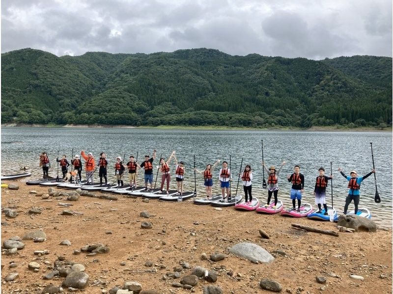 [Gifu/Shirakawa-go] Experience SUP on Lake Miboro, the largest lake in the Hida region! A very satisfying 150-minute course - beginners welcome! Families, groups and couples are welcome!の紹介画像