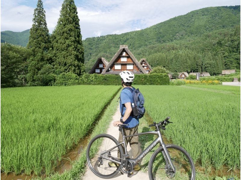 [Gifu / Shirakawa-go] Explore the natural beauty of the World Heritage Site Shirakawa-go by e-bike - a highly satisfying private tour (180-minute course) Families and groups are welcome!の紹介画像