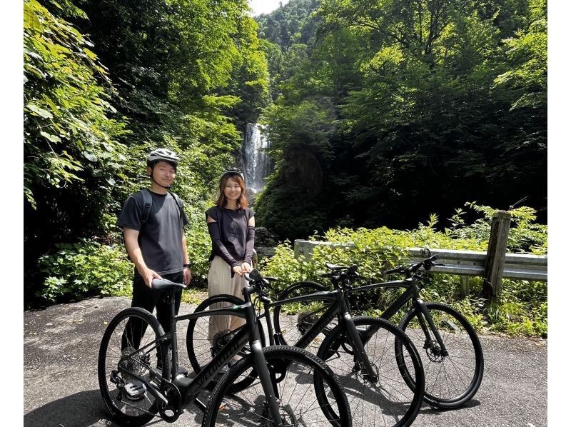【岐阜・白川郷】Eバイクで巡る自然豊かな世界遺産白川郷〜大満足なプライベートツアー(180分コース) ファミリー・グループ大歓迎！の紹介画像