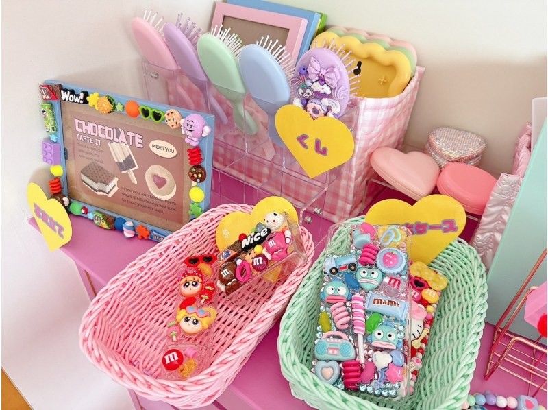 【愛知・東刈谷】デコの製作体験型店舗♡選べるパーツ300点以上の中からオリジナルデコアイテムが作れる！駅から徒歩5分！駐車場有の紹介画像