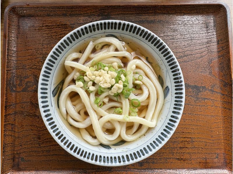 [Kagawa, Kotohira] Visit udon restaurants on an electrically assisted e-bike! Udon taxi driver's recommended hidden udon restaurants map included ♪ (4 hour rental)の紹介画像