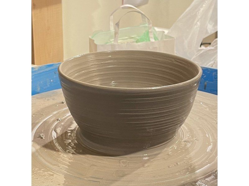 【大阪・谷町六丁目】在擁有120年歷史的聯排別墅工作室體驗手工陶藝和拉坯（歡迎初學者）の紹介画像