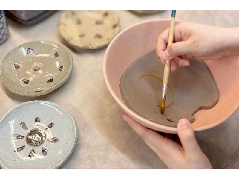 【大阪梅田】5寸盛り鉢を手作りする陶芸体験☆おうちごはんも楽しめる直径約20㎝のお皿を手作り♪の紹介画像