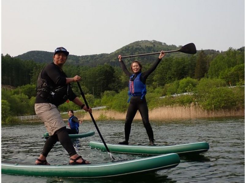 【北海道・南富良野】かなやま湖でSUP体験！写真データ無料！１０歳から参加OK！当日申込OK）！の紹介画像