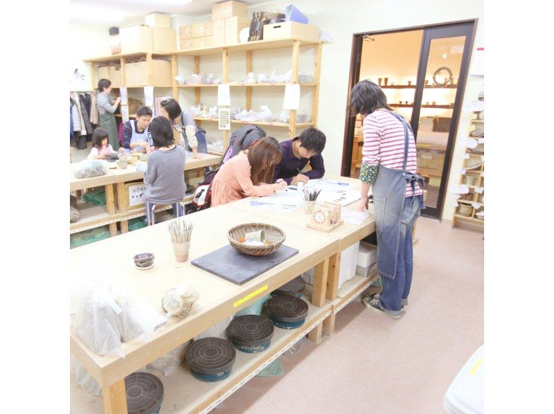 [Nagoya Sakae] Pottery experience to make a 5-inch serving bowl ☆ Make a plate with a diameter of about 20 cm to enjoy at home ♪の紹介画像