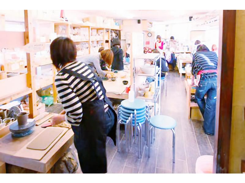 【大阪難波】5寸盛り鉢を手作りする陶芸体験☆おうちごはんも楽しめる直径約20㎝のお皿を手作り♪の紹介画像
