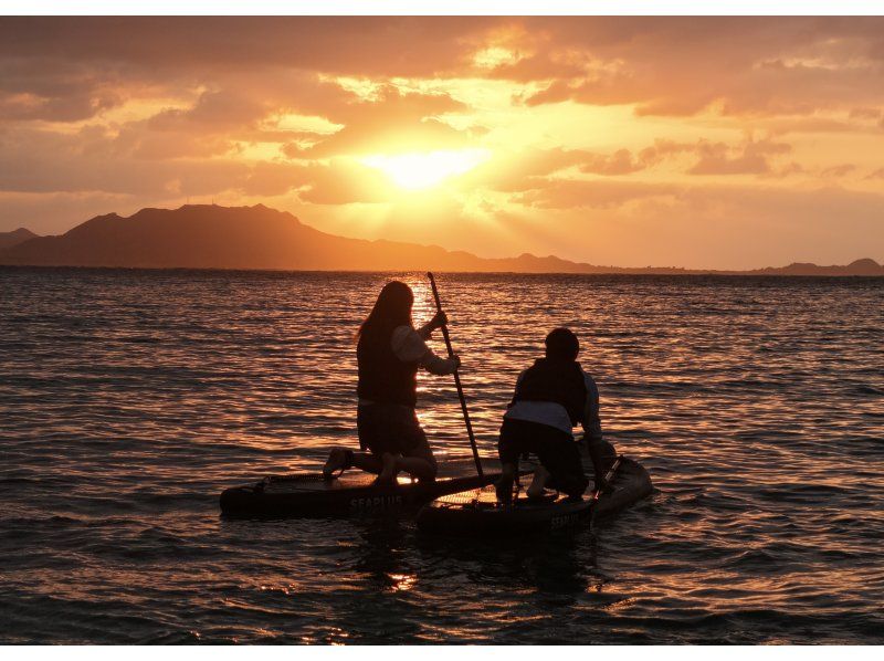 【石垣島｜サンセットSUP】最新ドローン撮影付き！特別な夕日を2人占め/写真データ無料の紹介画像