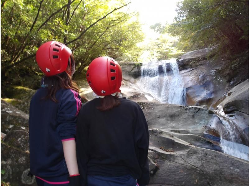 【大分・佐伯市】１組限定【日帰り】夏の藤河内渓谷/「沢歩き・観音小滝シャワー」(弁当/ｺｰﾋｰ/おやつ/♨️付)【装備無料】7～9月の紹介画像