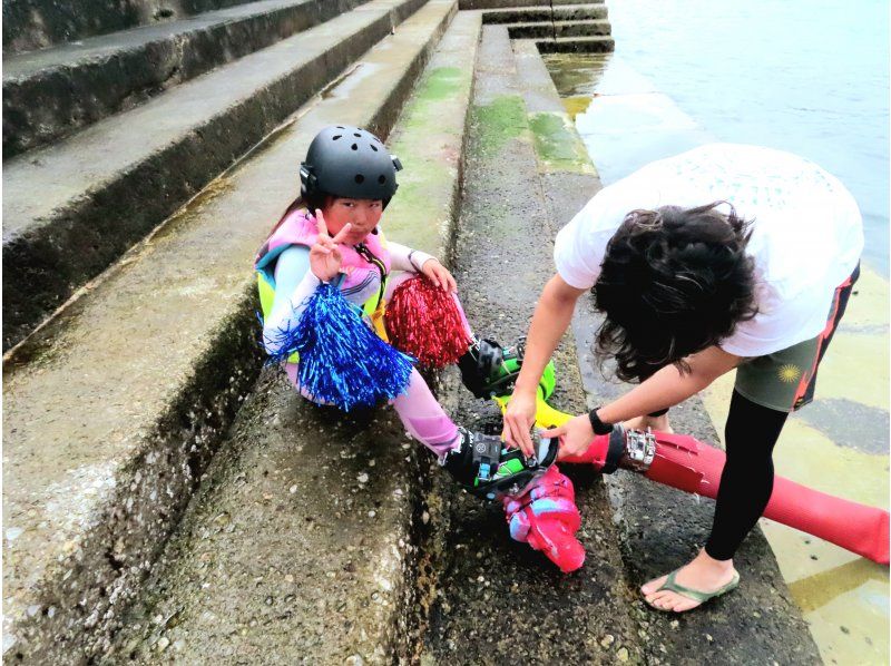 【沖縄・浦添／宜野湾】マリンスポーツ〜水圧で空を飛ぶ「フライボード」体験の紹介画像