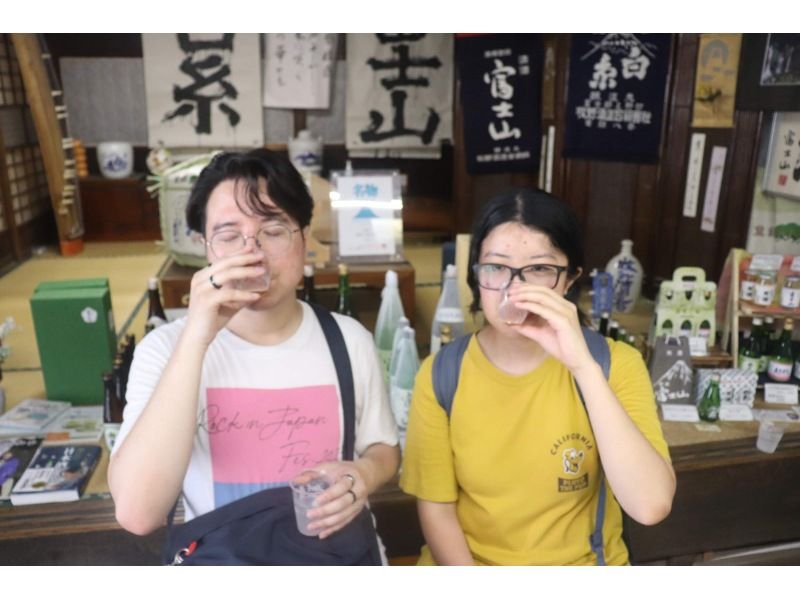 【静岡・富士】【英語/日本語対応】富士山西麓の絶景スポットを巡る 富士山の眺望＆日本酒の試飲が楽しめる酒蔵見学付きツアーの紹介画像