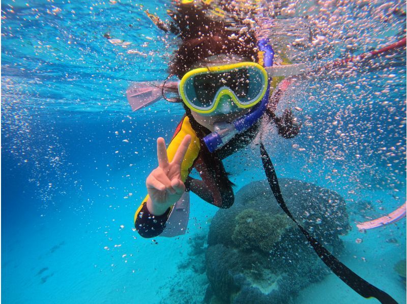 [Okinawa, Zamami Island] Same-day participation possible! A very satisfying 90-minute boat snorkel tour! See sea turtles♪ Beginners welcome! Come empty-handed & get free photo dataの紹介画像
