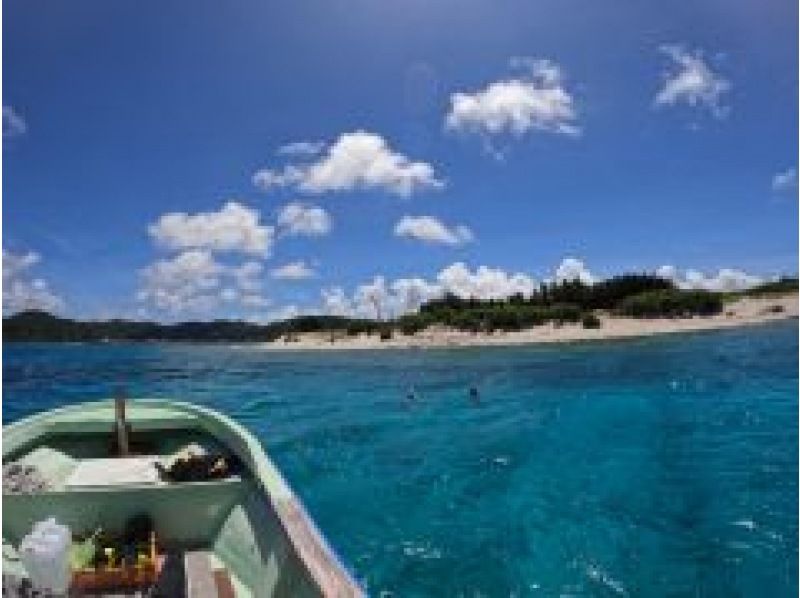 [Okinawa, Zamami Island] Same-day participation possible! A very satisfying 90-minute boat snorkel tour! See sea turtles♪ Beginners welcome! Come empty-handed & get free photo dataの紹介画像