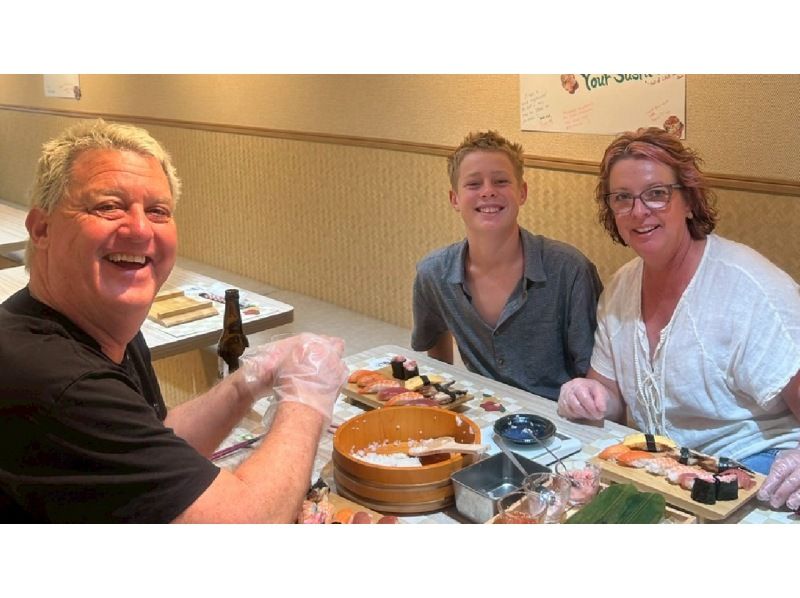 Osaka: Let's make Nigiri-Sushi in Namba Dotonbori!!の紹介画像