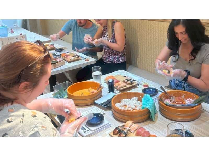 Osaka: Let's make cute Temari-Sushi in Namba Dotonbori!!の紹介画像