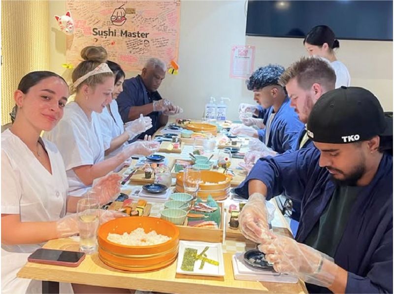Kyoto : Hands-on Sushi Making Experience! Be a Sushi Master! の紹介画像