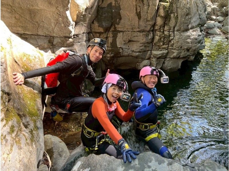 【静岡・富士】スリル満点!経験者におすすめ♪富士山のふもとで半日キャニオニング体験ツアー!の紹介画像