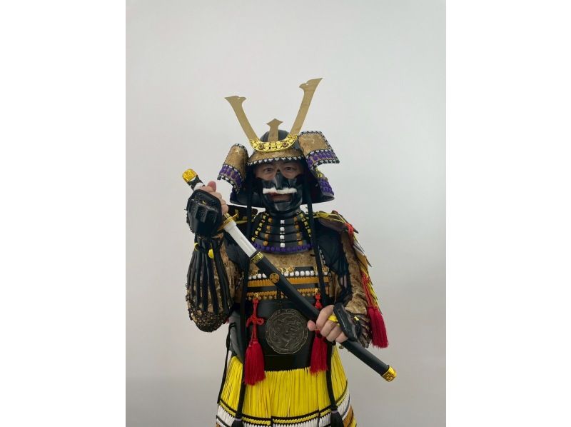 【京都】サムライの雰囲気溢れる本格寿司握り体験 の紹介画像